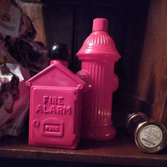 Vintage Avon perfume/cologne bottles and mug sets